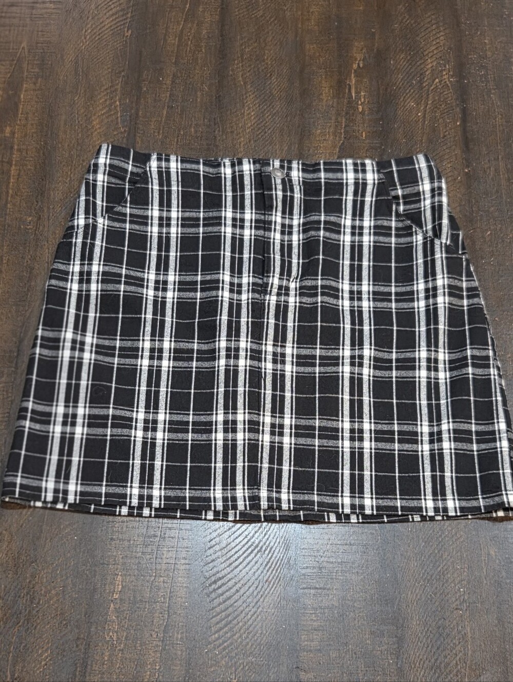 Hollister Black and White Plaid Pencil Skirt